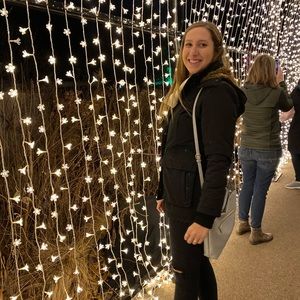 Meet your Posher, Lauren